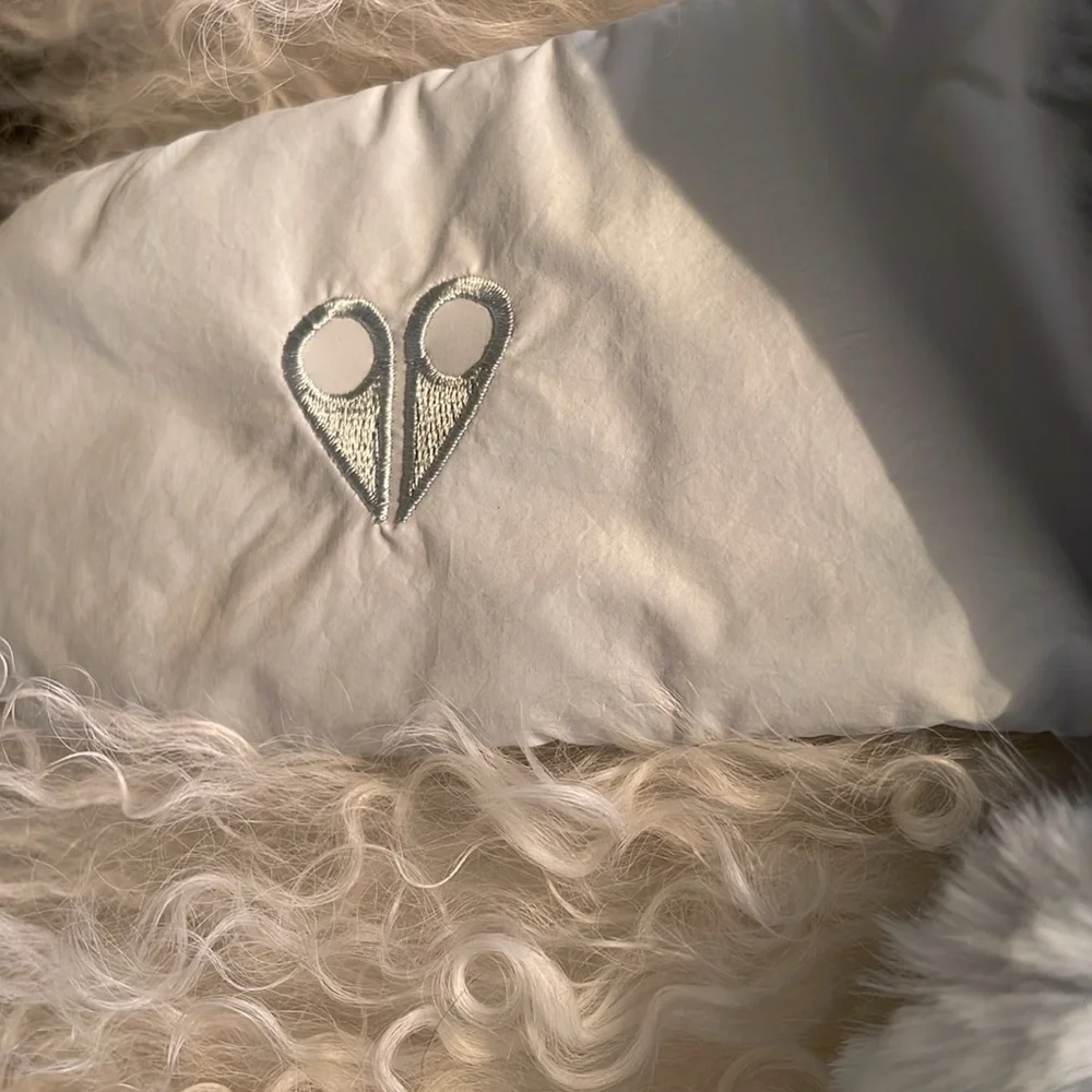 Moose Knuckles Bunny Mittens - Baby Blue Faux Fur - Picture 7 of 12